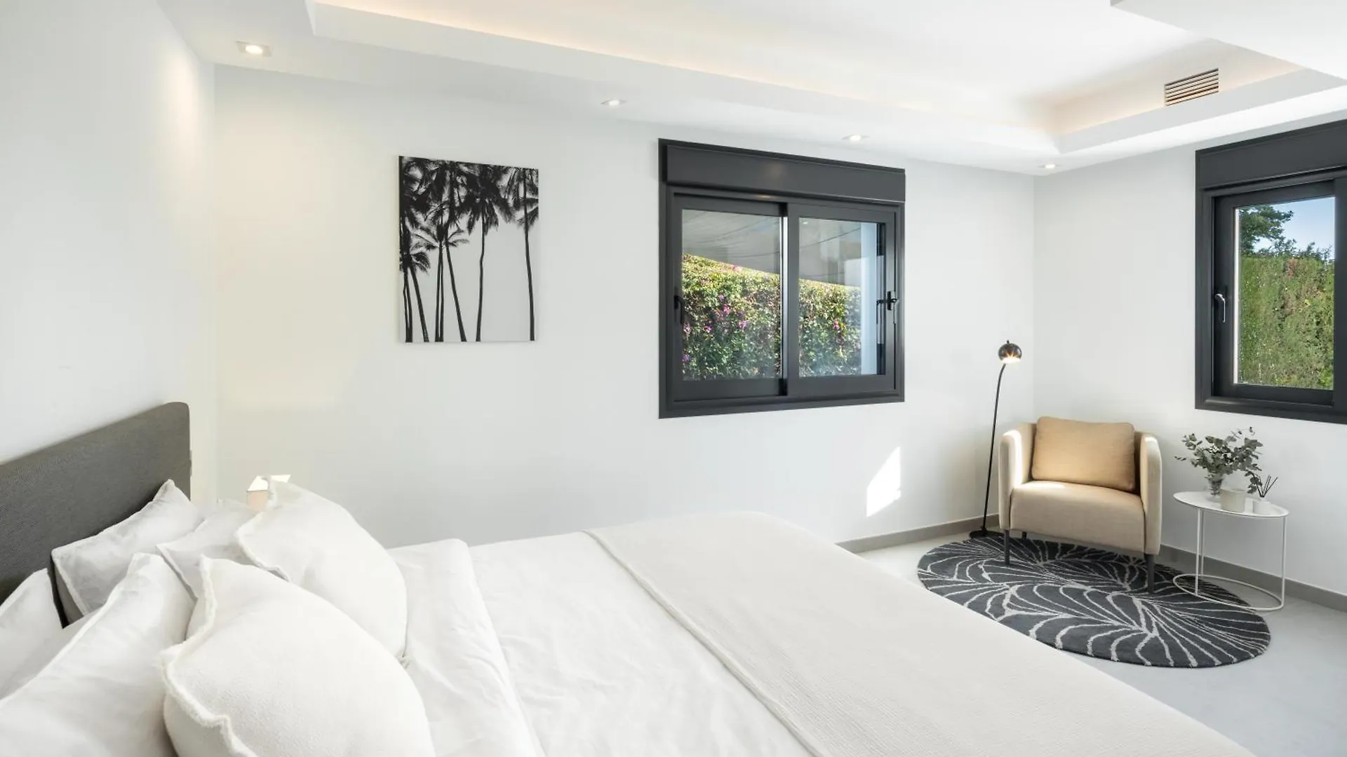 Villa Angelique, 5 Bdr With Private Pool In Puerto Banus Marbella